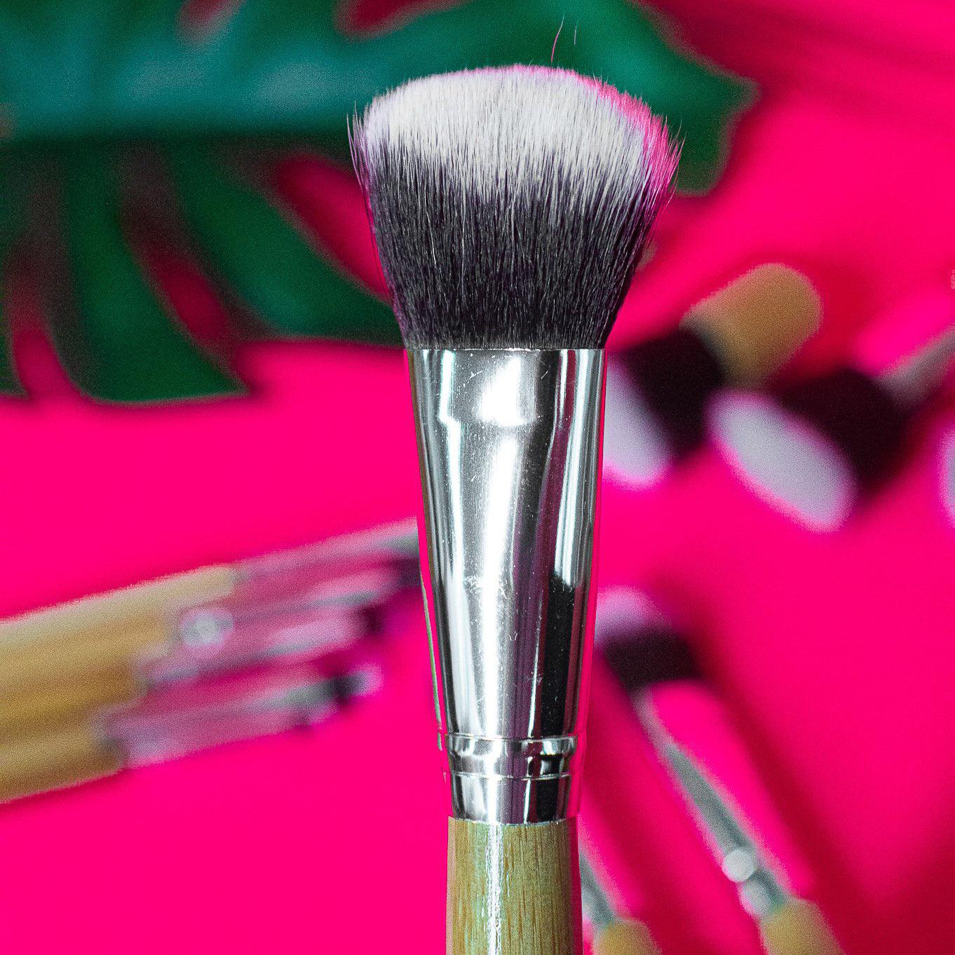 Bamboo Makeup Brushes - Image 6
